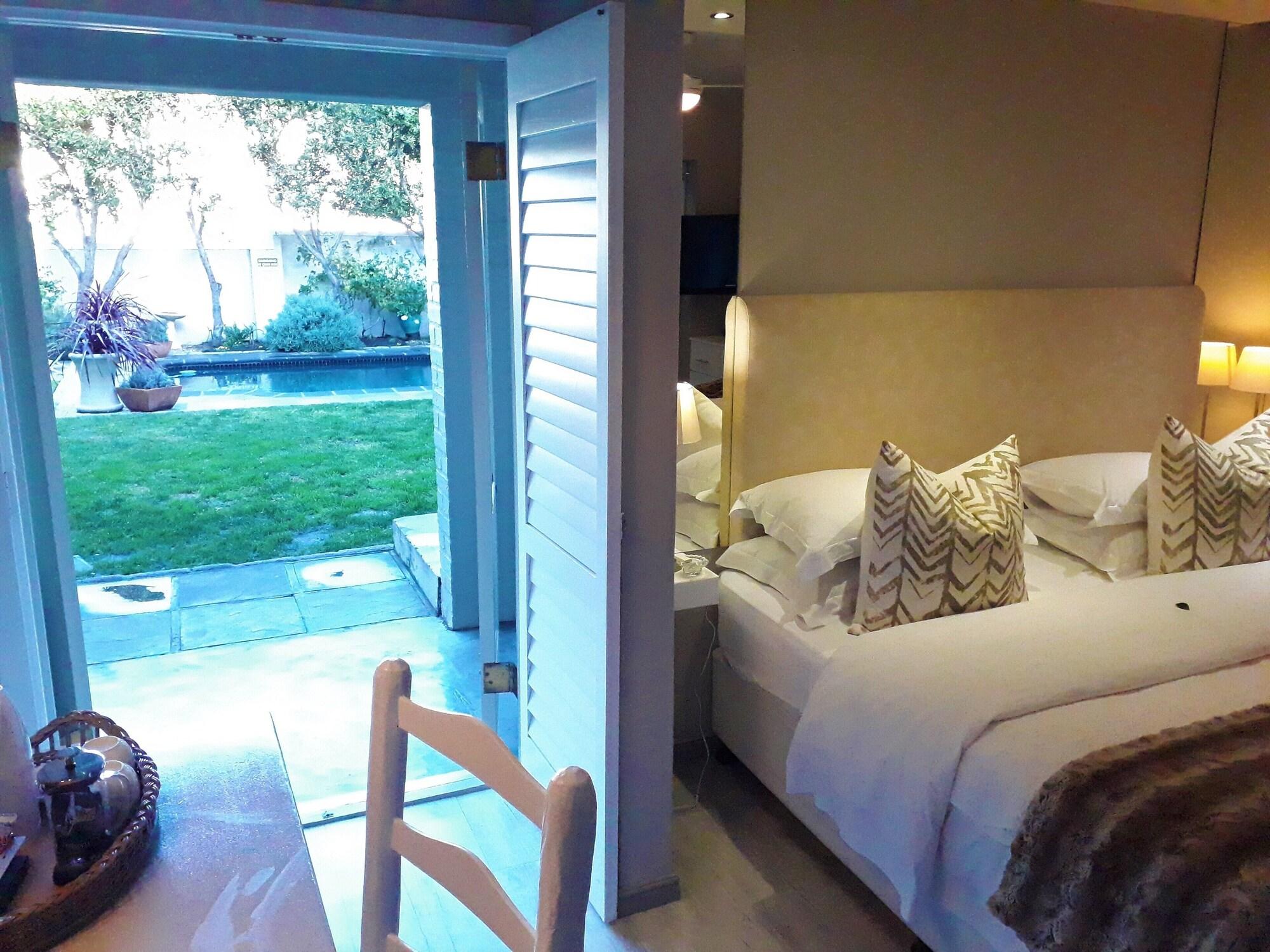 Hermanus Lodge On The Green - Solar Power Exterior foto