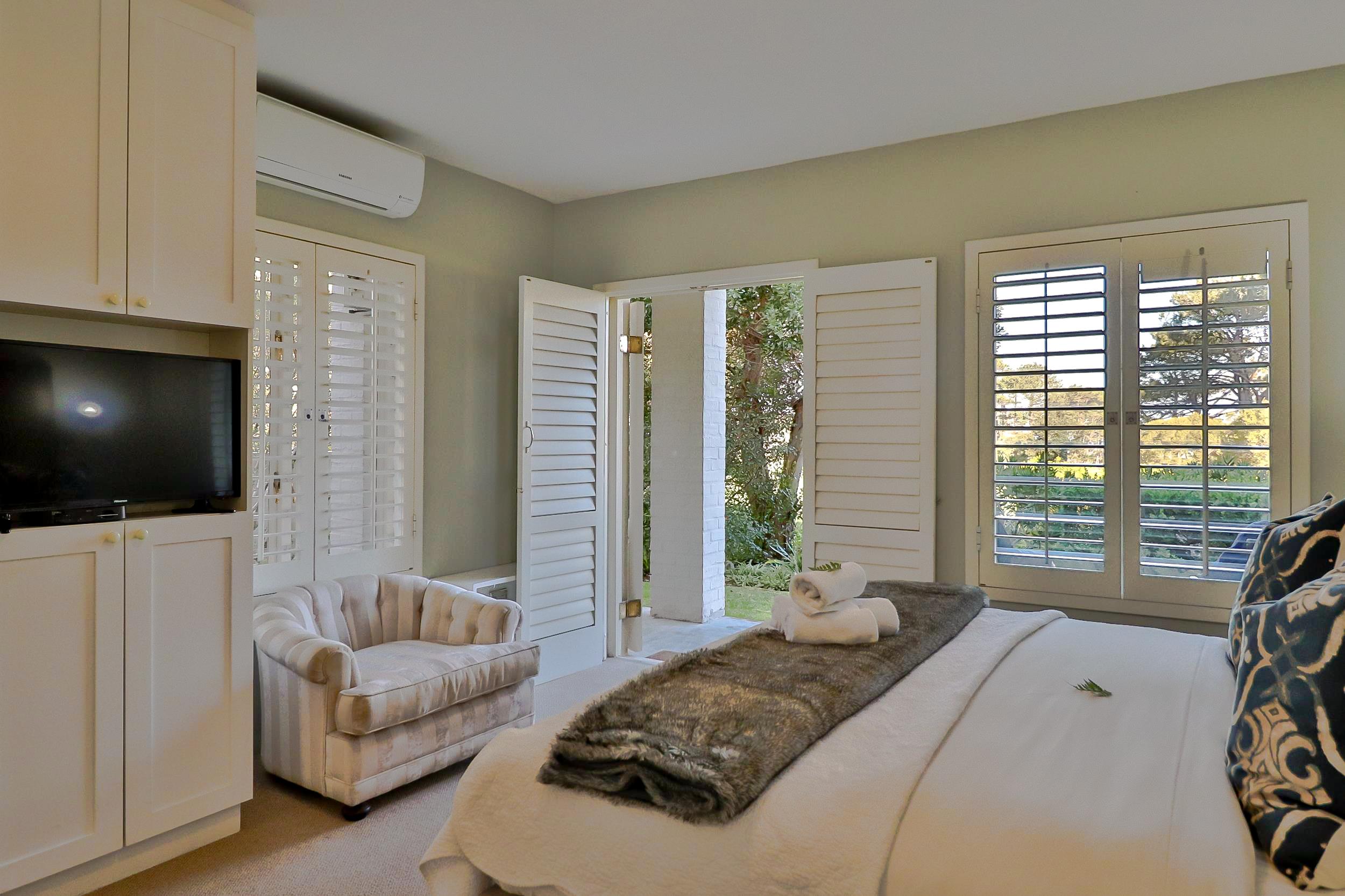 Hermanus Lodge On The Green - Solar Power Exterior foto