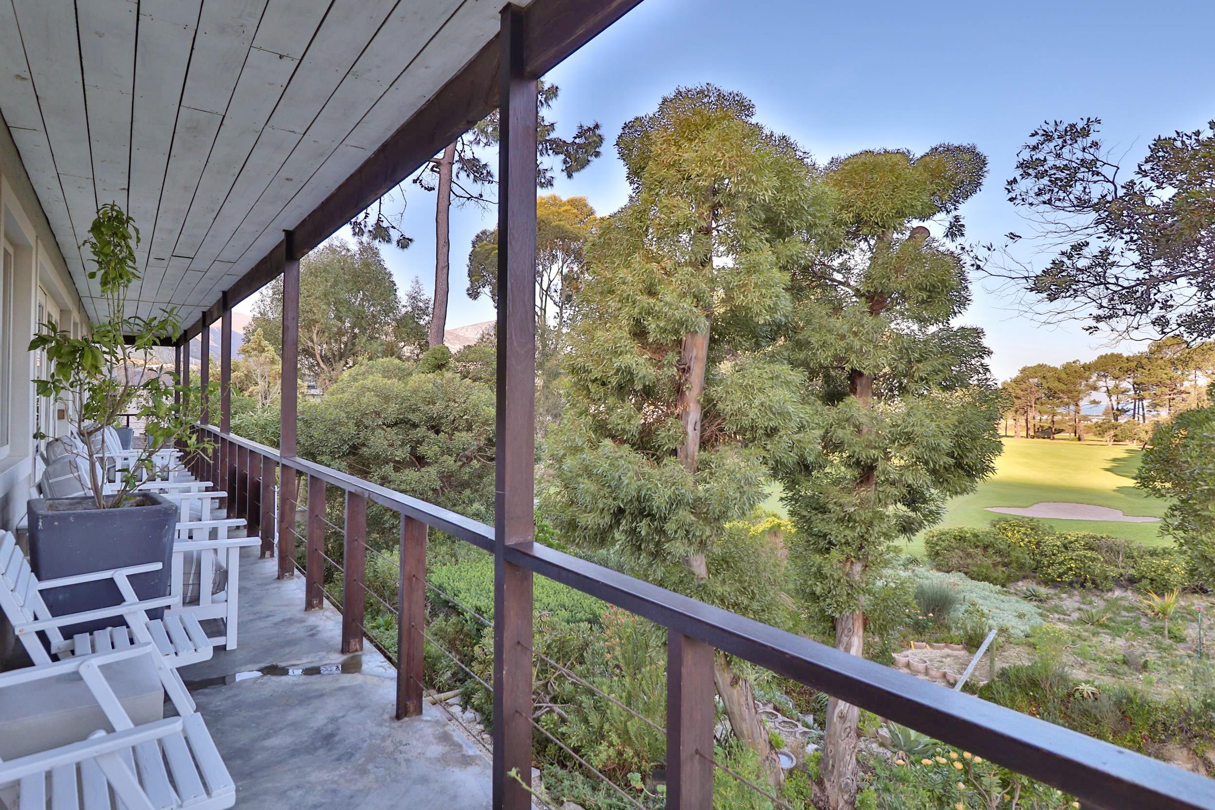 Hermanus Lodge On The Green - Solar Power Exterior foto