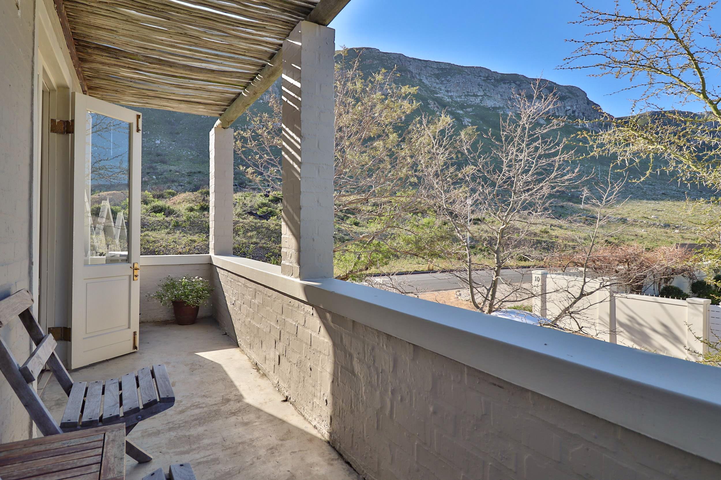 Hermanus Lodge On The Green - Solar Power Exterior foto