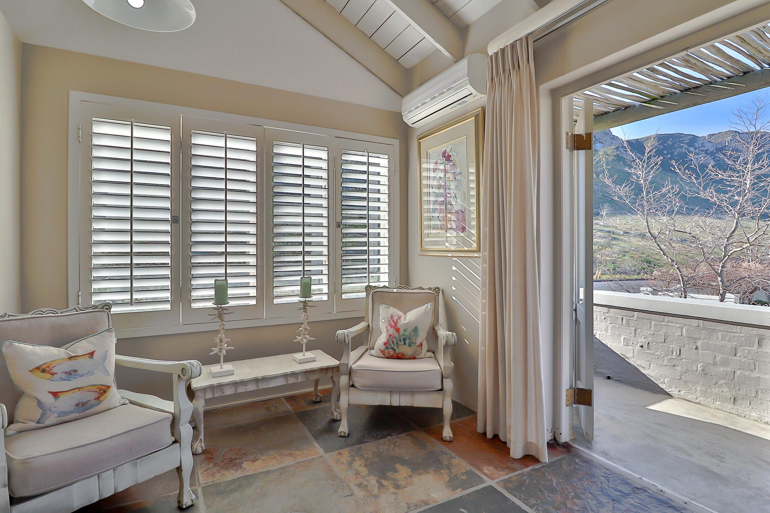 Hermanus Lodge On The Green - Solar Power Exterior foto
