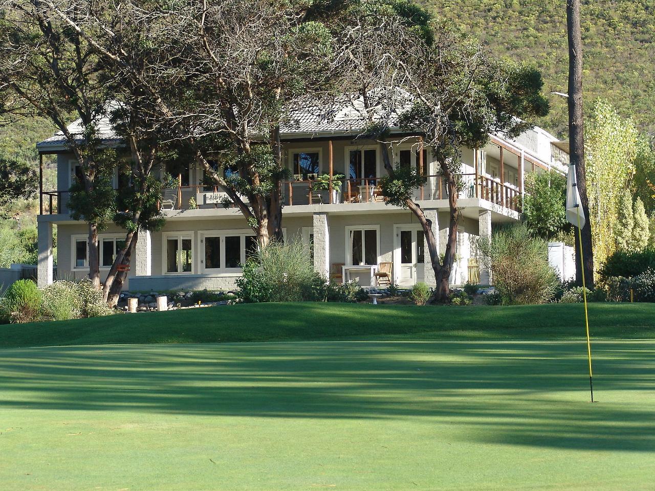 Hermanus Lodge On The Green - Solar Power Exterior foto