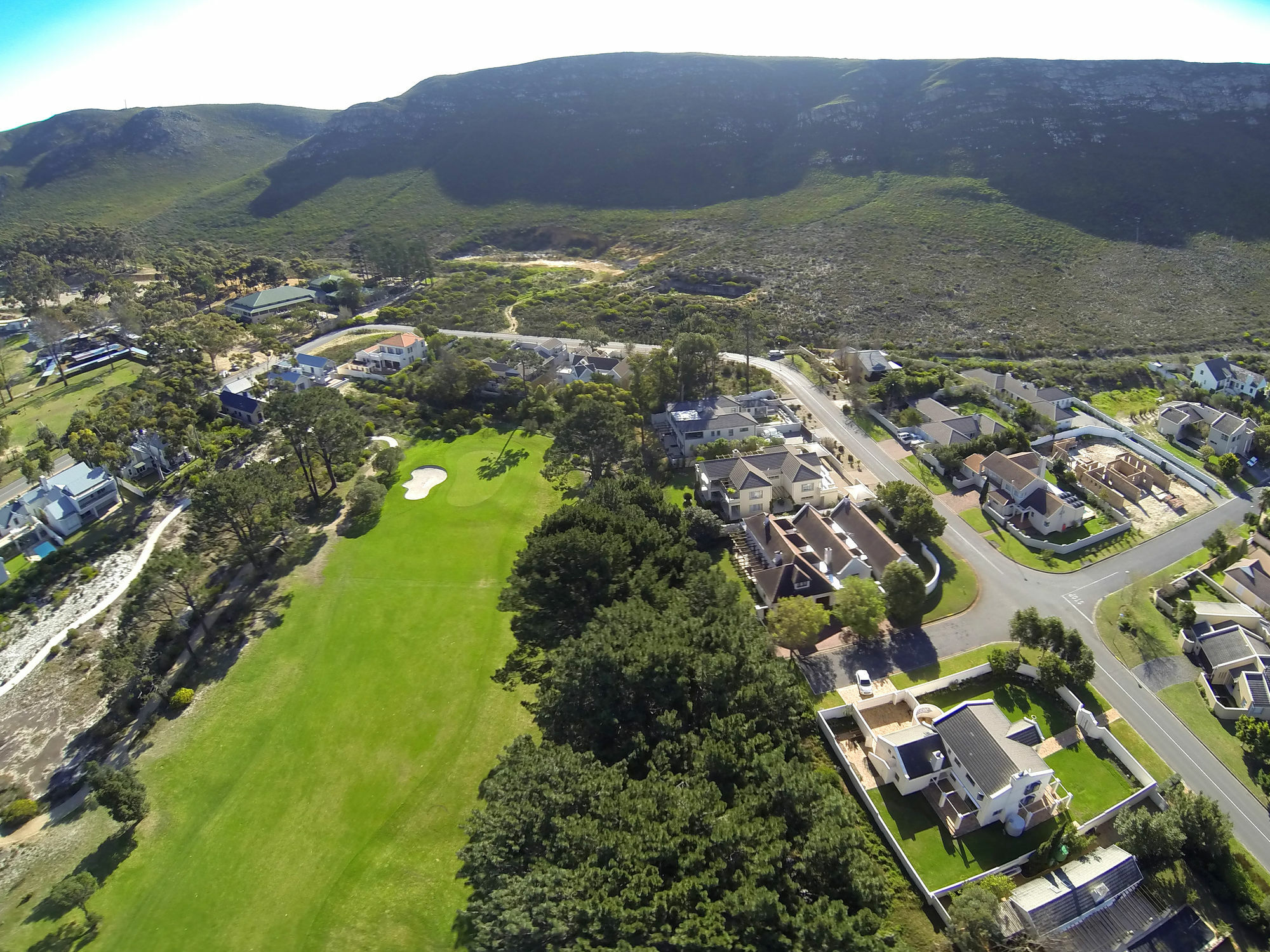 Hermanus Lodge On The Green - Solar Power Exterior foto